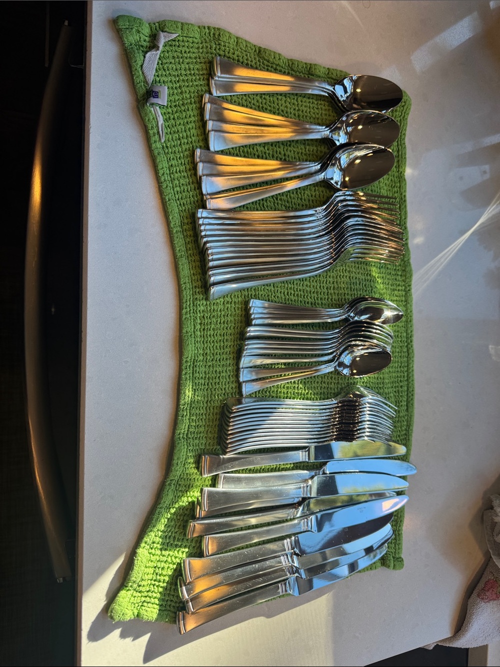Mikasa Alyse 18/10 PolishedStainless Steel  12 each forks  spoons 10 knives
